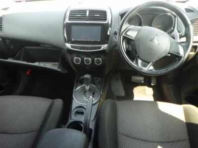 MITSUBISHI RVR