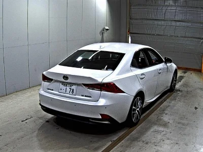 LEXUS IS