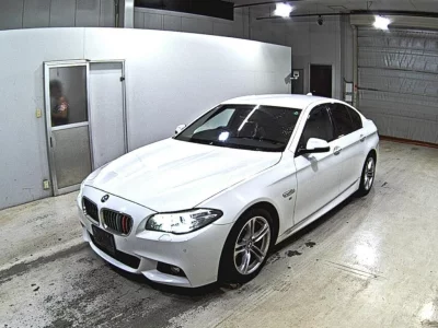 BMW 5 SERIES