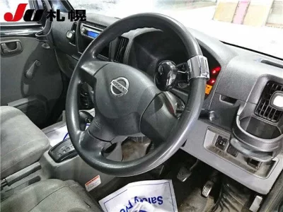 NISSAN CLIPPER VAN