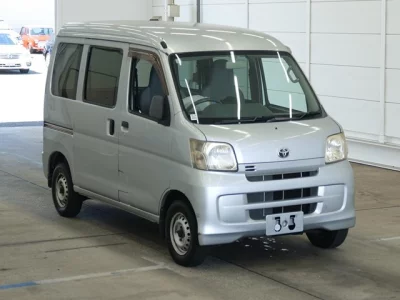 TOYOTA PIXIS VAN