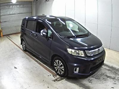 HONDA FREED SPIKE