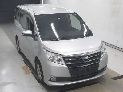 TOYOTA NOAH
