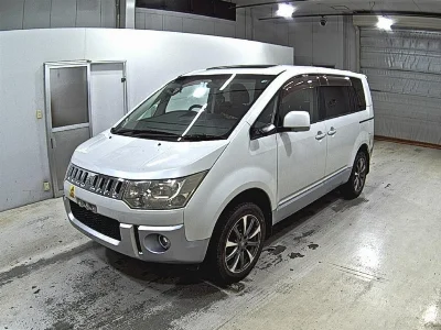MITSUBISHI DELICA D:5