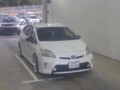 TOYOTA PRIUS