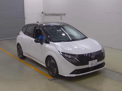 NISSAN AURA