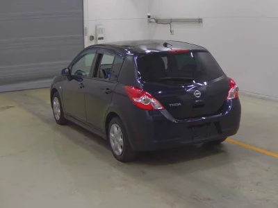 NISSAN TIIDA