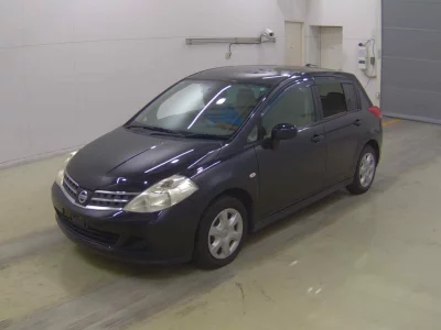 NISSAN TIIDA
