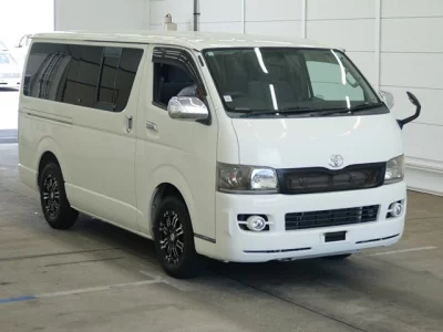 TOYOTA HIACE
