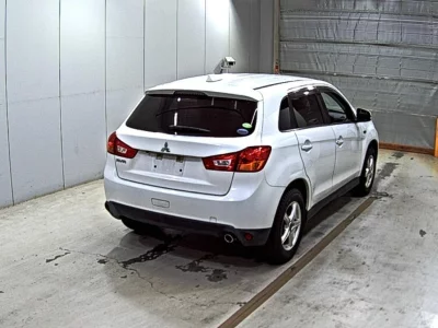 MITSUBISHI RVR