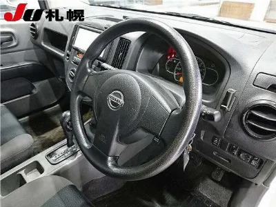 NISSAN AD VAN