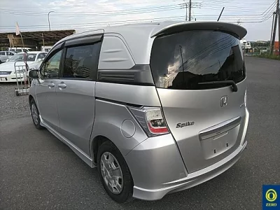 HONDA FREED SPIKE