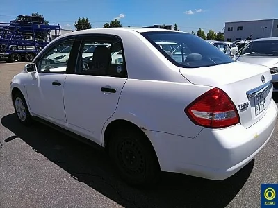 NISSAN TIIDA LATIO