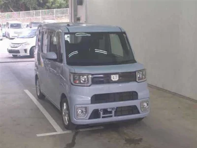 DAIHATSU WAKE