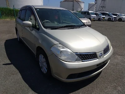 NISSAN TIIDA
