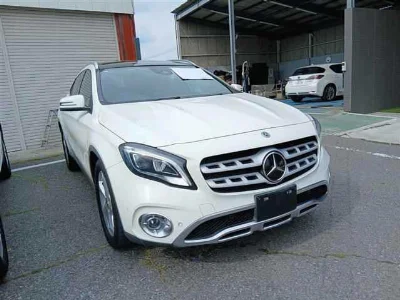 MERCEDES BENZ GLA