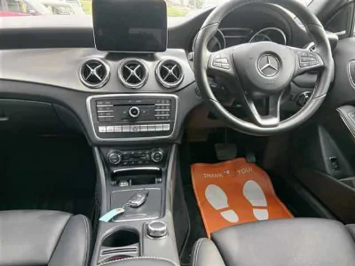 MERCEDES BENZ GLA