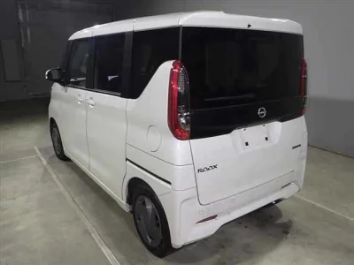 NISSAN ROOX