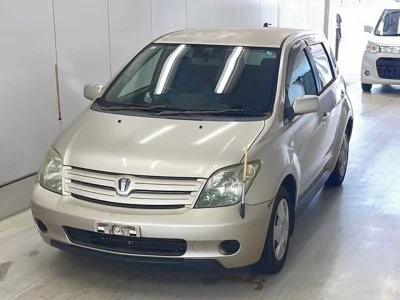 TOYOTA IST