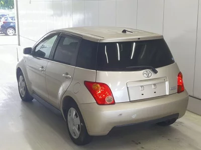 TOYOTA IST
