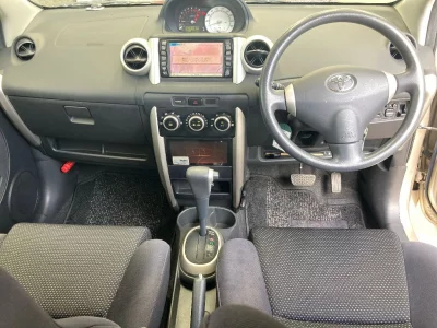 TOYOTA IST
