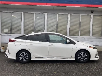 TOYOTA PRIUS PHV