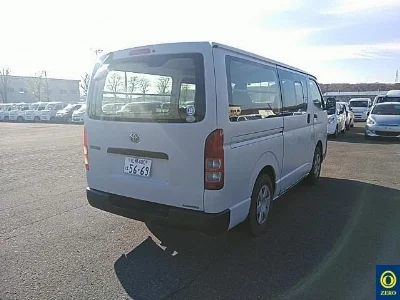 TOYOTA HIACE VAN