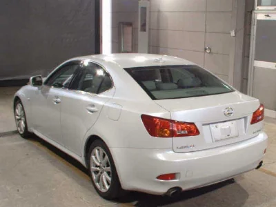LEXUS IS