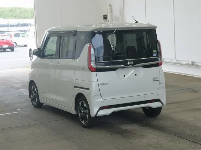 NISSAN ROOX