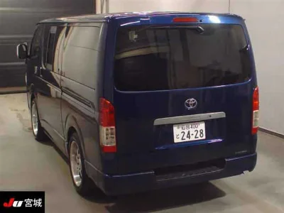 TOYOTA REGIUS VAN