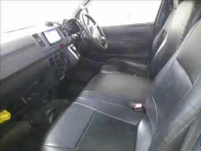 TOYOTA REGIUS VAN