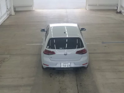 VOLKSWAGEN GOLF R