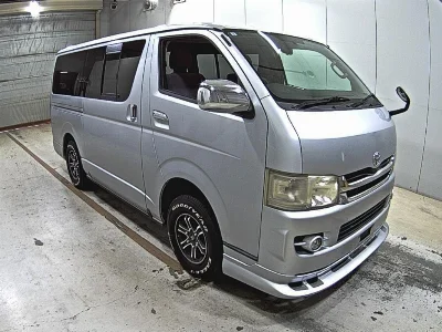 TOYOTA HIACE VAN