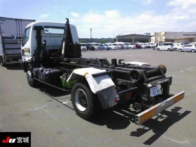 MITSUBISHI FUSO FIGHTER