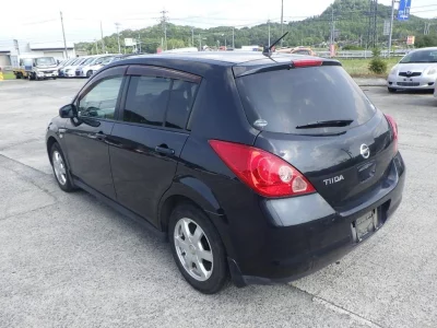 NISSAN TIIDA