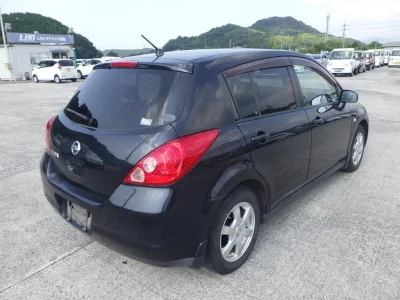 NISSAN TIIDA