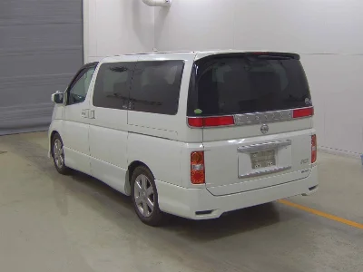 NISSAN ELGRAND