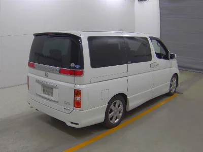 NISSAN ELGRAND