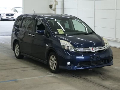 TOYOTA ISIS