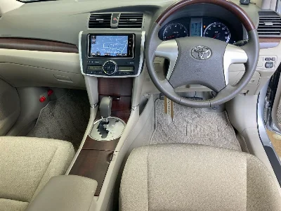 TOYOTA PREMIO