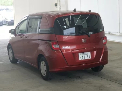 HONDA FREED SPIKE