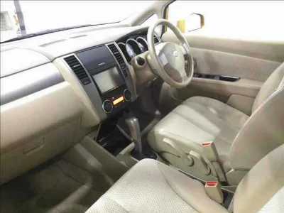 NISSAN TIIDA