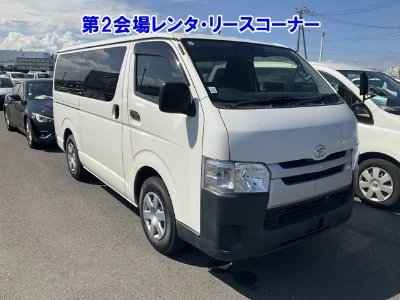 TOYOTA HIACE
