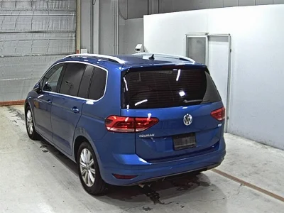 VOLKSWAGEN GOLF TOURAN