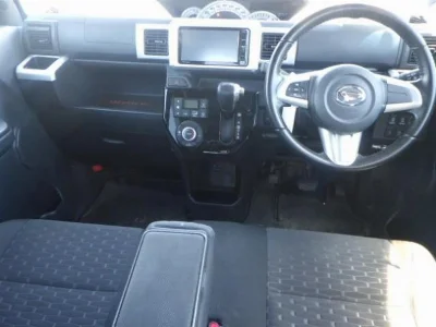 DAIHATSU WAKE