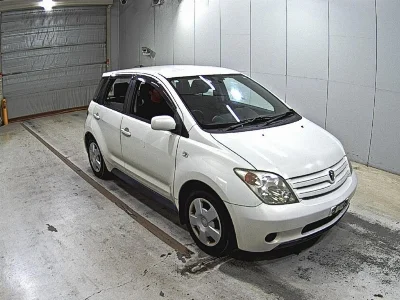 TOYOTA IST