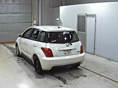 TOYOTA IST