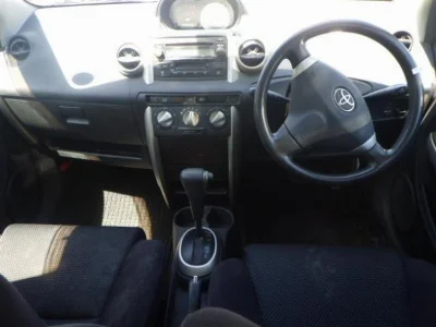 TOYOTA IST
