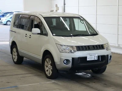 Mitsubishi DELICA D5