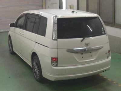 TOYOTA ISIS